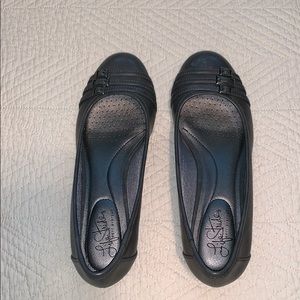 LIFE STRIDE MINI HEELS